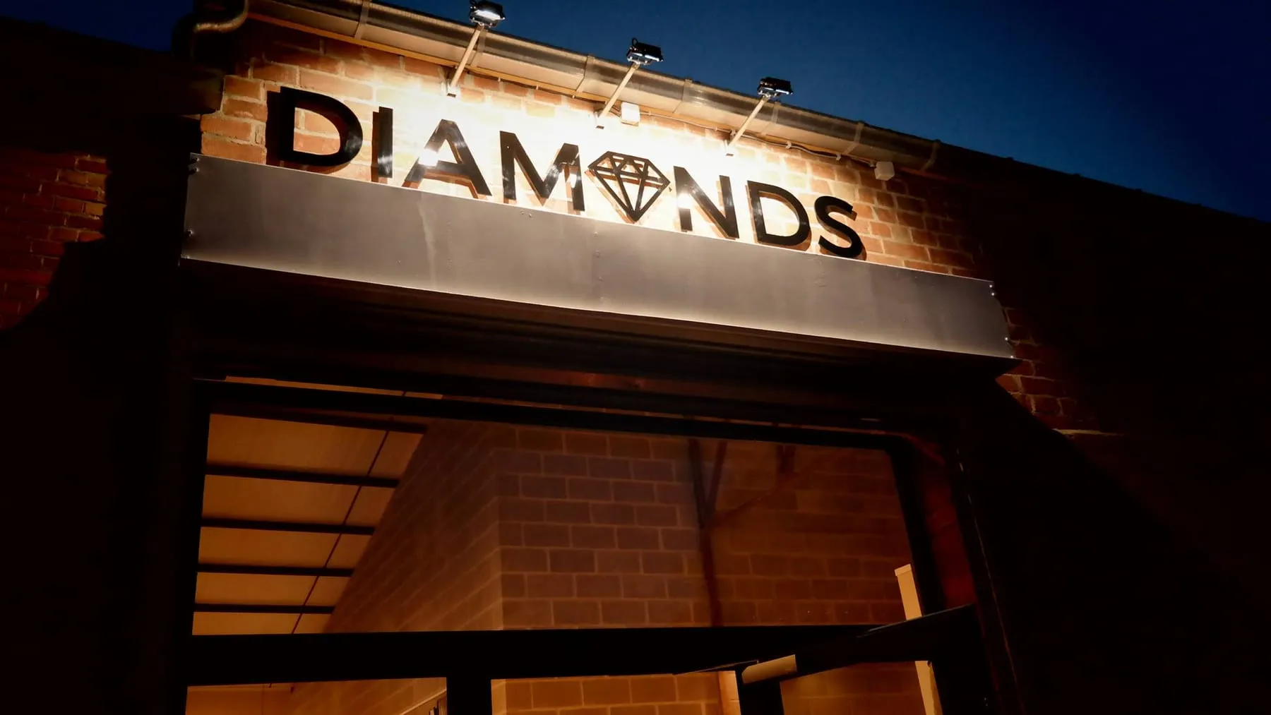 De inkom van het danscomplex van Dansschool Diamonds