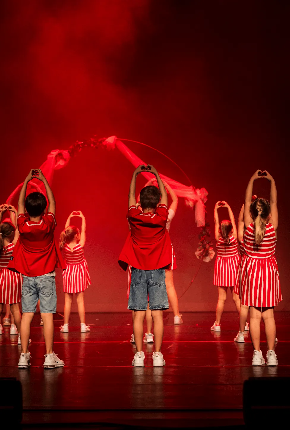Kinderoptreden van Dansschool Diamonds