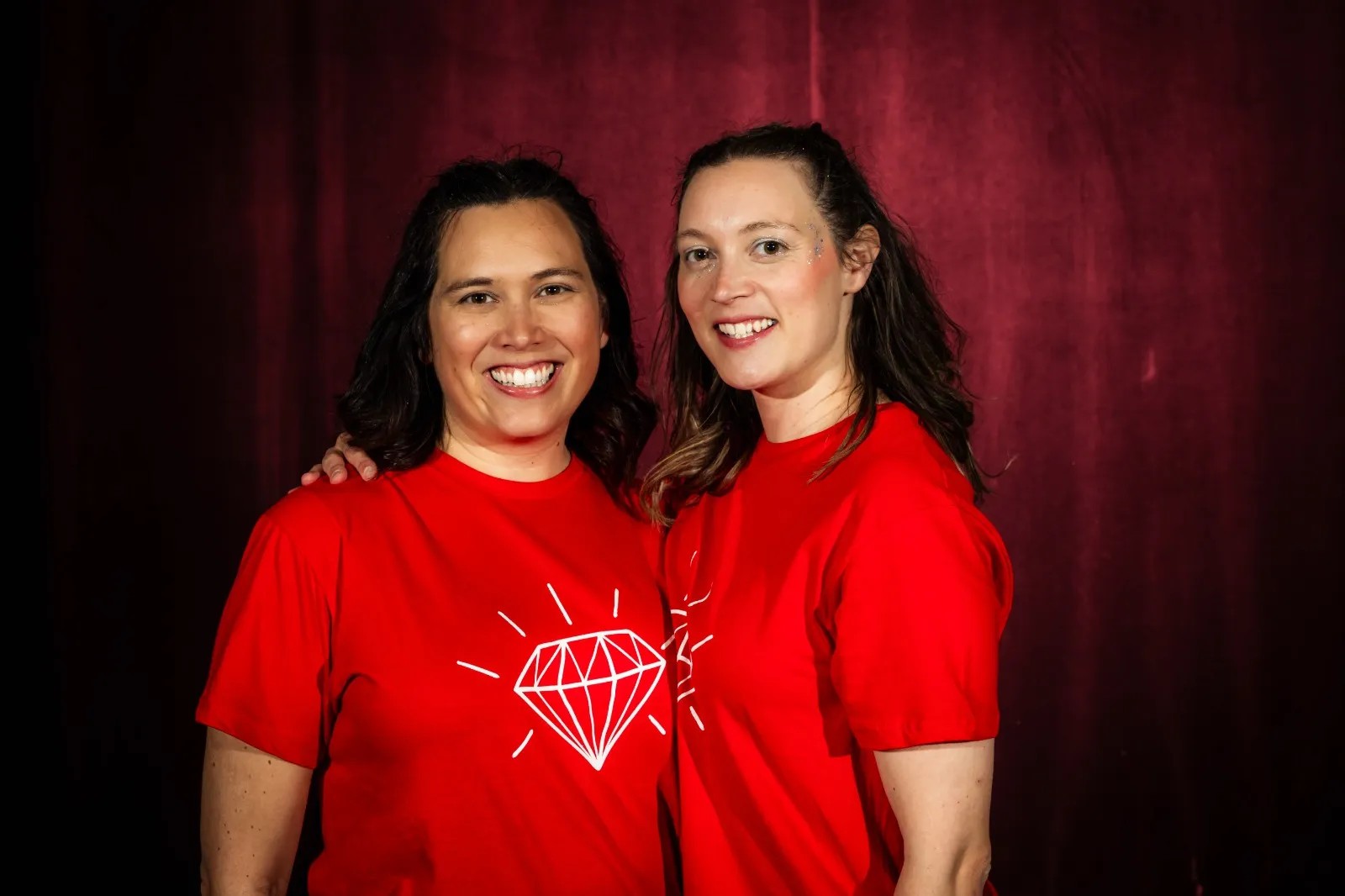 Fien en Trees, de zussen achter Dansschool Diamonds